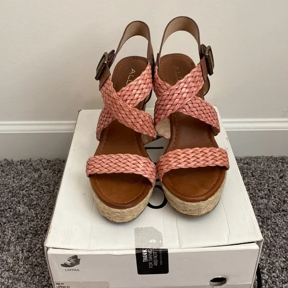 Women’s Aldo Wedge Heels size 8.5 - Picture 2 of 6